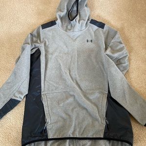 Women’s Medium Under Armour Hoody